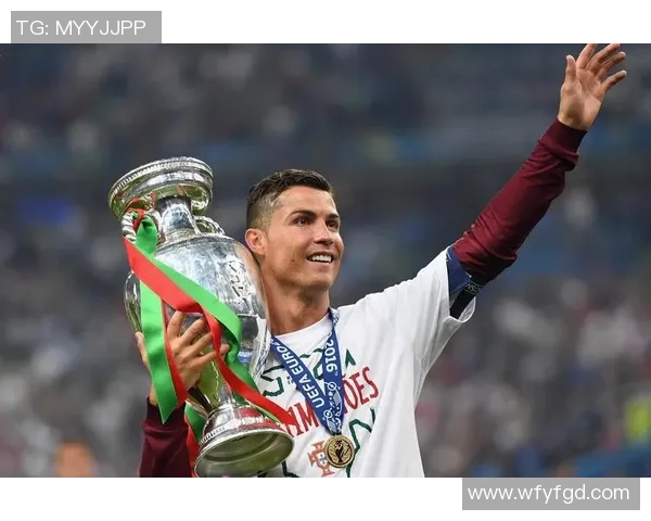 2000年欧洲杯冠军之路回顾与分析展现球队辉煌历程与精彩瞬间