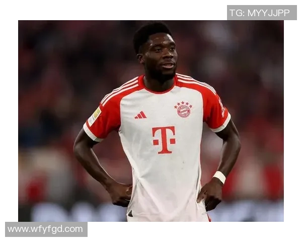 加拿大足球明星戴维斯的传奇旅程与辉煌成就解析